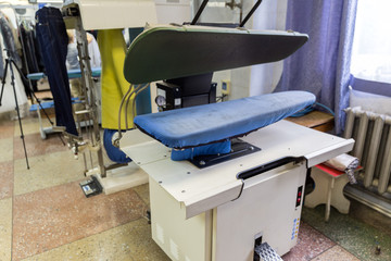Automatic ironing board