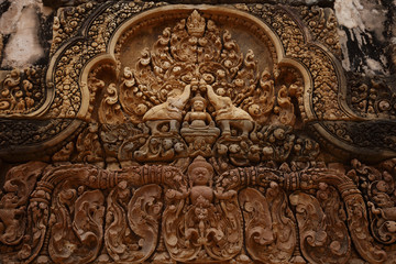 ヴィシュヌ神の妻ラクシュミーと象 　