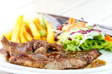 Grill black pepper pork steak 