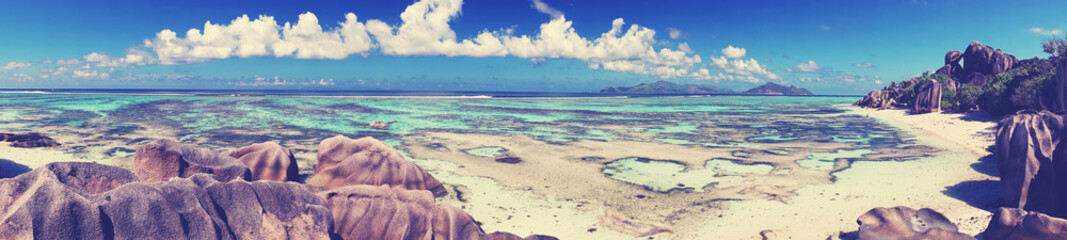 Strandpanorama La Digue - Seychellen