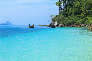 Obraz premium sea beach blue sky at Ranong, Thailand