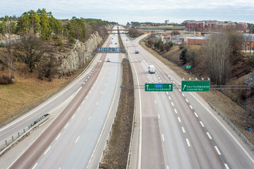 Värmdö leden vid Nacka forum fotat i riktning österut mot Värmdö