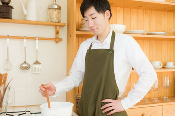 男性　料理