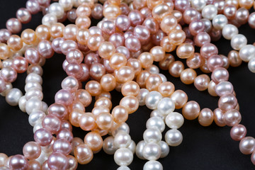 Loose pearls multicolored
