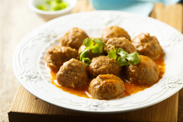 Meatballs in tomato sauce
