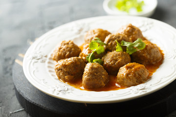 Meatballs in tomato sauce