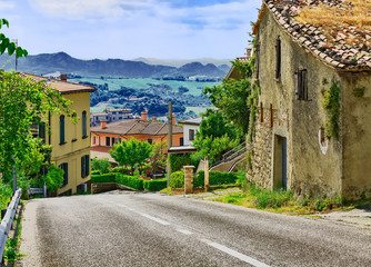 The road in the province Tuscan countryside