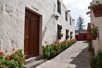 Ruelle du monastère Santa Catalina à Arequipa au Pérou