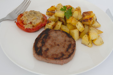 steak haché et pommes de terre