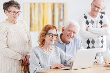 Fototapeta premium Watching old photos