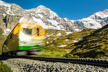 Naklejka premium Chemin de fer à crémaillère en Suisse