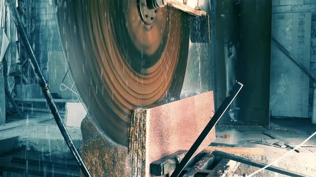Industrial granite block sawing by bridge saw machine