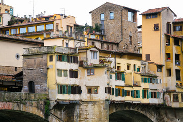 Fototapeta na wymiar houses on medieval Ponte Vecchio in Florence