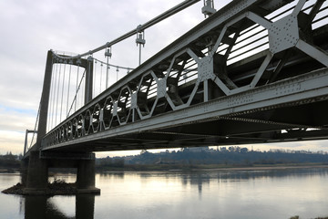 Fototapeta na wymiar Pont sur la Loire