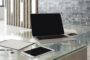 Plakat Glass table with empty devices