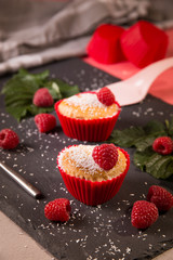 Himbeer Kokos Muffin vertical