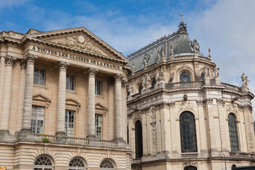 Fototapeta na wymiar The main facade of Palace of Versailles