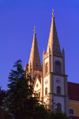 Kirchturm mit Doppelspitze