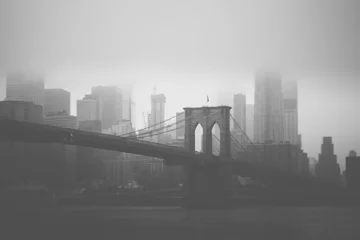 Poster Brooklyn Bridge & NYC skyline in black and white style © Pineapples