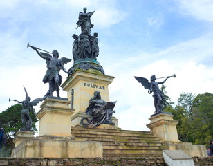 Obraz premium The Von Miller Monument at Puente de Boyaca, the site of the famous Battle of Boyaca where the army of Simon Bolivar, with the help of the British Legion, secured the independence of Colombia