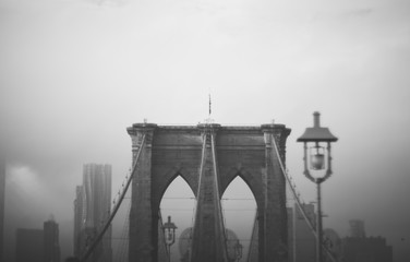Brooklyn Bridge: b&w - tower arches & suspension cables