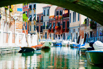 Fototapeta na wymiar Canal view from gondola 