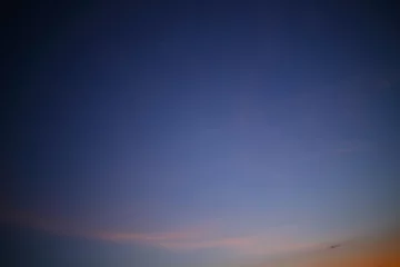 Deurstickers nachtelijke hemel achtergrond © sutichak