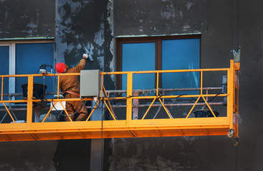 The gondola lift or scaffold