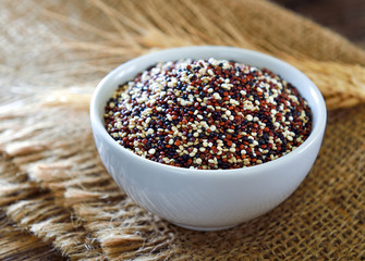 Quinoa seeds in bowl
