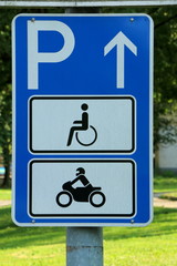 Parking sign, Parkplatz für Motorräder und Behinderte