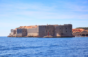 Fototapeta na wymiar City walls of Dubrovnik