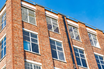 Fototapeta premium Facade of an abandoned building 