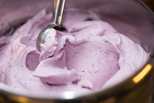 Italian ice cream artisanal preparation