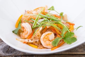 Rice noodles with shrimps