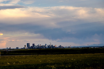 Fototapeta na wymiar Calgary skyline and airport