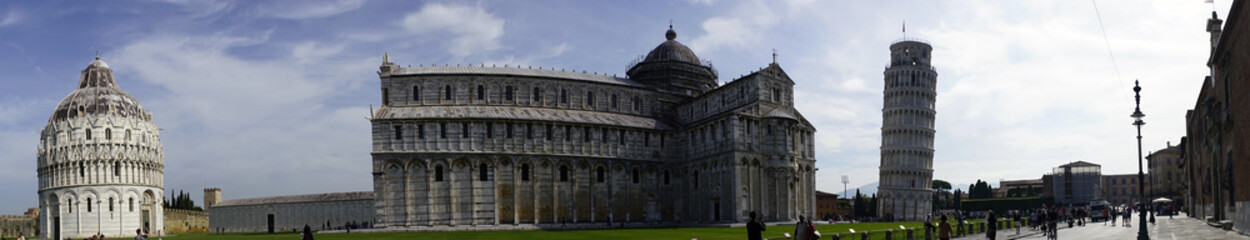 Fototapeta na wymiar View of the Baptistery of San Giovanni, the Cathedral and the Leaning Tower in Pisa, Italy