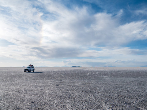 SUV on Uyuni Salt flat