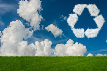 Obraz na płótnie Canvas Recycling symbol made from clouds