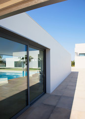 Fototapeta na wymiar view of a modern house with pool