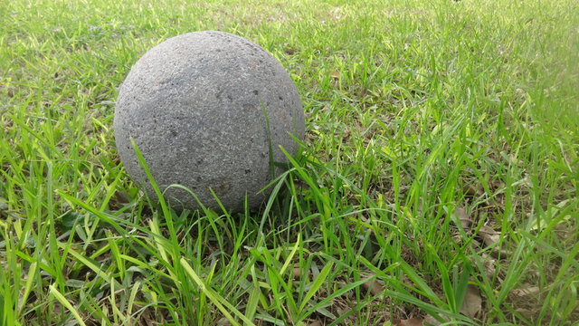 ESFERA DE CEMENTO: EN EL C&Eacute;SPED (Cement ball)