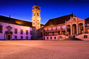 Fototapeta na wymiar University of Coimbra before dark