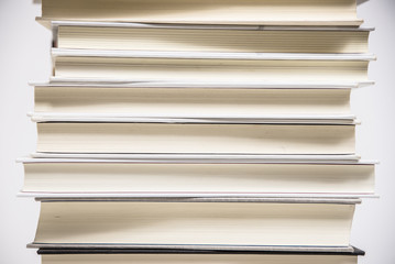 積み重なった本４