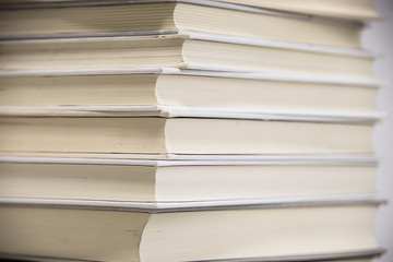 積み重なった本５