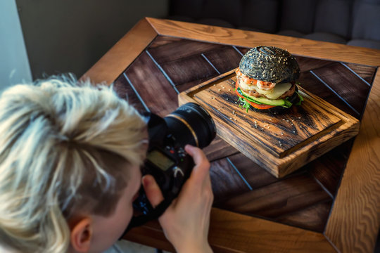 Occupation of food photographer
