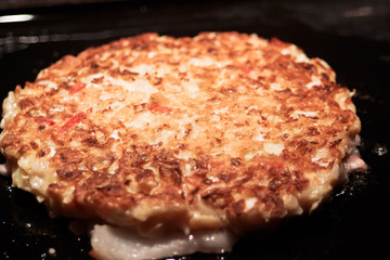こんがり焼けた　おいしい　お好み焼き
