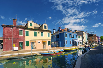 Fototapeta na wymiar Venedig Burano mit seinen bunten Häusern