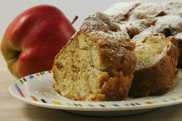 Нomemade Apple Pie and apple on the table
