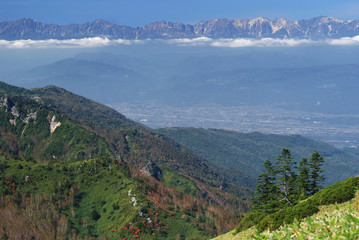 Naklejka premium 山田峠から北アルプスをのぞむ