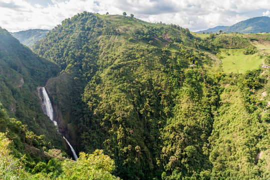 Salto de Bordones waterfall (400 m high), Colombia