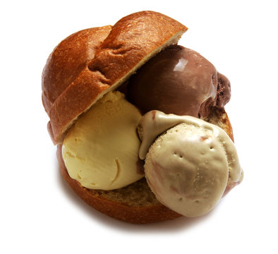 Brioche ja j&auml;&auml;tel&ouml;&auml; con gelato 冰淇淋冰淇淋 Brioches mit helado Eis with ice met ys cream z lodami Бриошь с мороженым focaccia cu Ijs &icirc;nghețată Gelateria siciliana